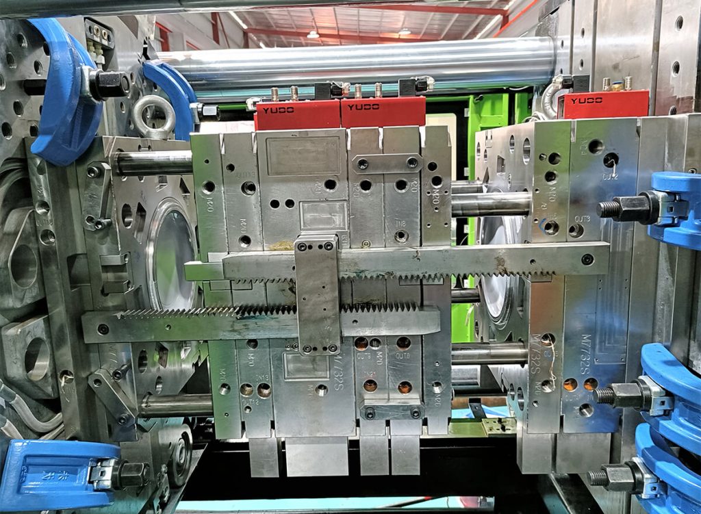 Resource banner mold manufacturing automotive parts plastic tool supplier 1 stacked mold manufacturing tool supplier for consumer products medical device