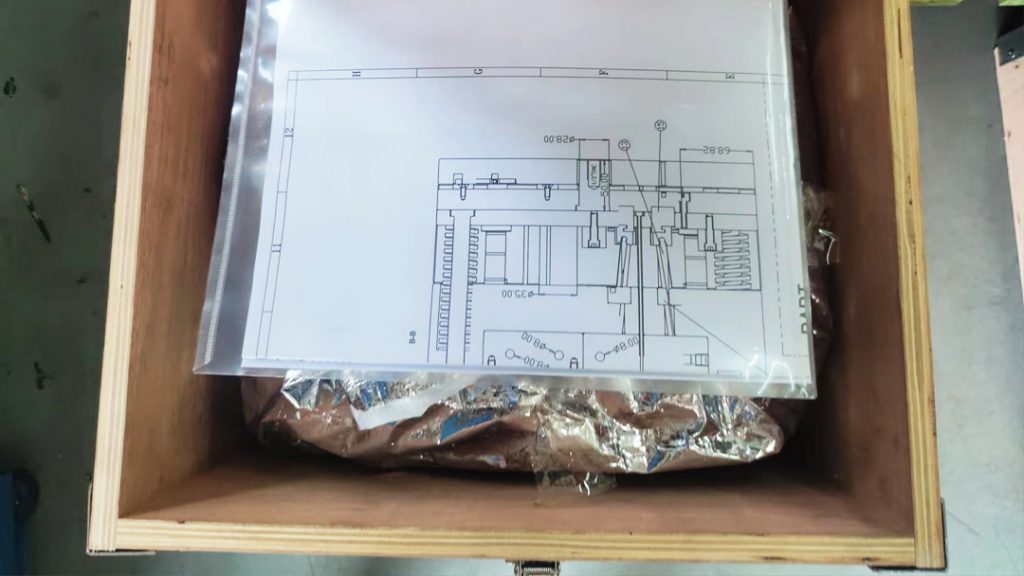 plastic medical part mold maker