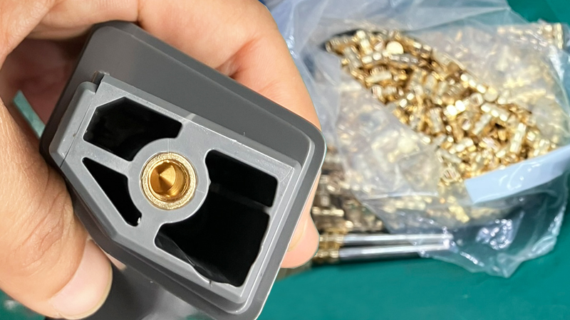 TONGDA LINK’s expertise in multi-material molding ensures your project meets exacting standards for precision and durability.