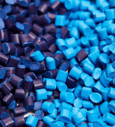 At TONGDA LINK, we specialize in optimizing material selection for injection molding to ensure quality, efficiency, and compliance.
