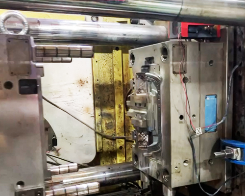 Plastic Injection: Molten plastic is partially injected into the mold.