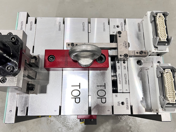 High-quality three plates mold making.