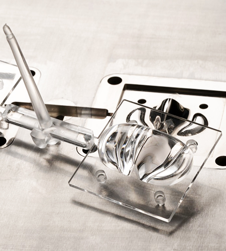 POLMAX becomes the mold material particularly for optical lenses, transparent components, and ultra-high-gloss surfaces.