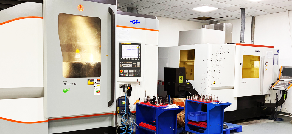 MIKRON MILL P 900 CNC machining